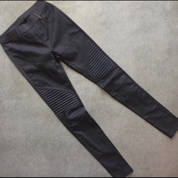 Pants - *ONE LEFT*Black women’s Moto leggings pants NWT